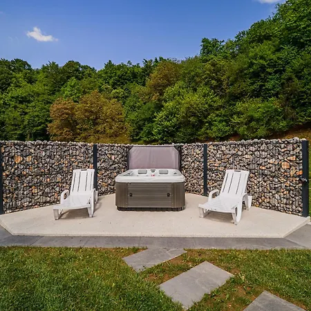 Lägenhet Loti With Private Hot Tub *