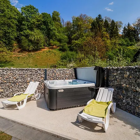 Loti With Private Hot Tub Lägenhet *
